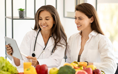 how nutritionists track client progress using software